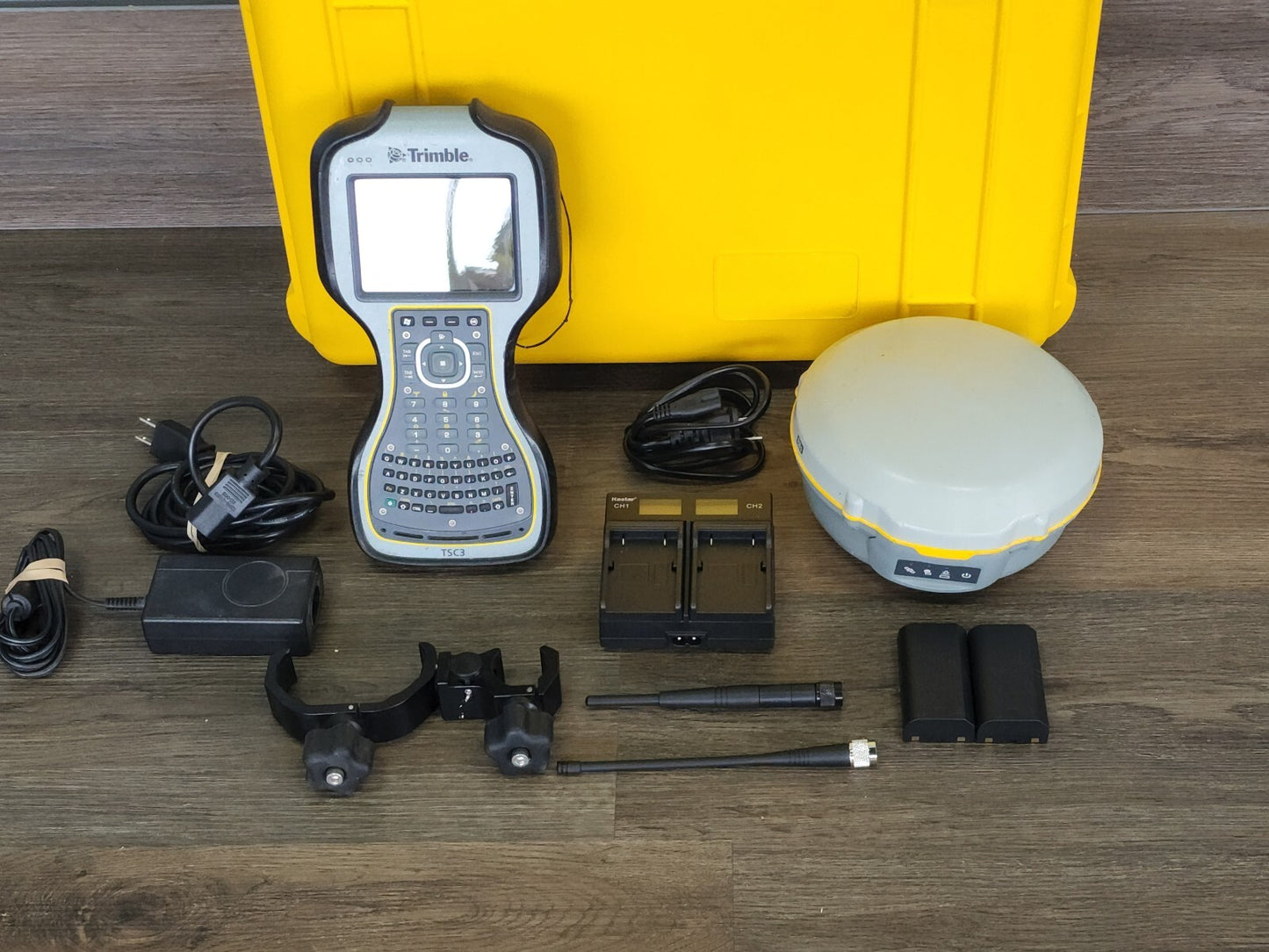 Trimble R8S GPS GNSS BeiDou Galileo Base Rover Receiver w/ TSC3 Access