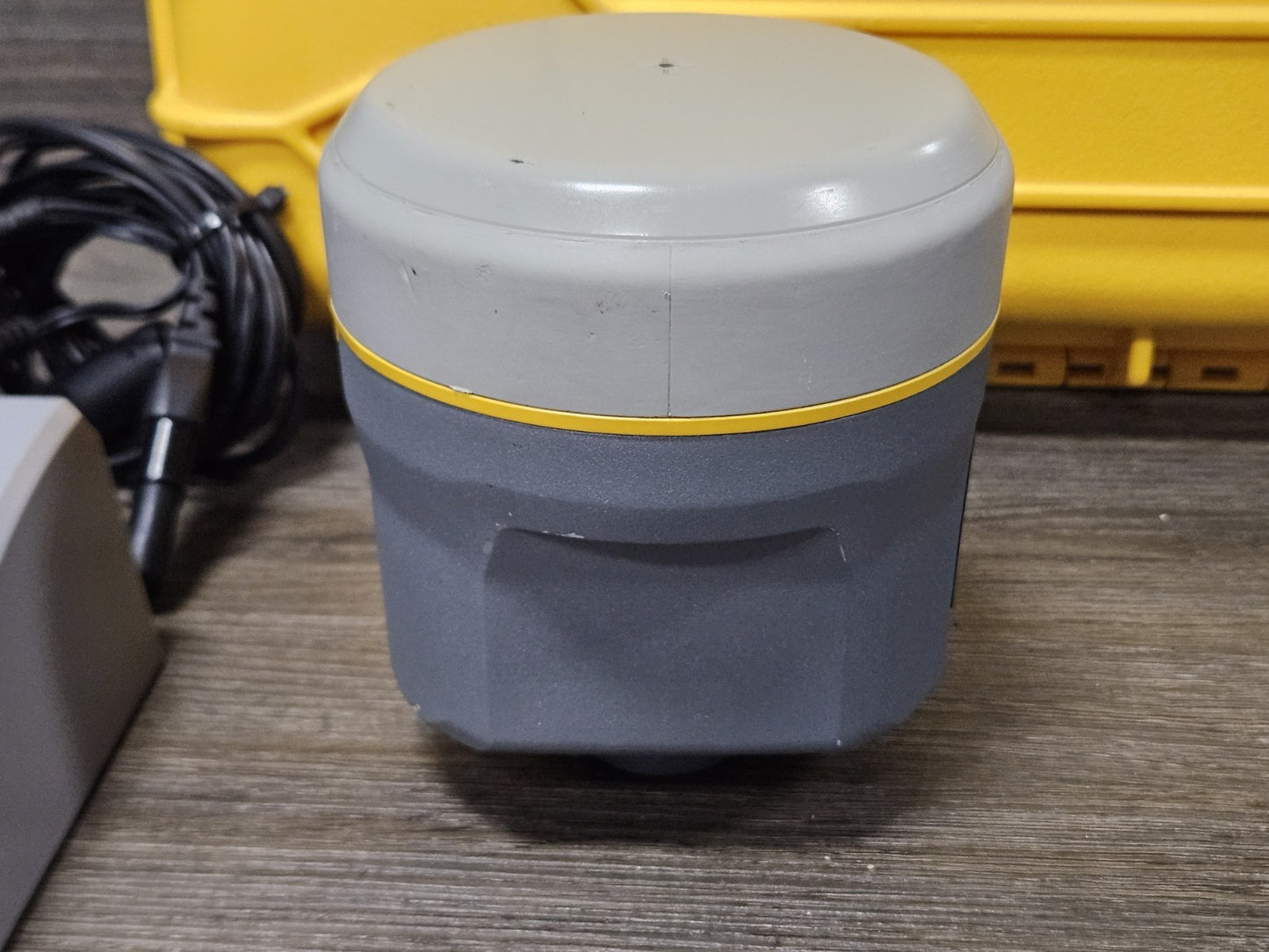 Trimble R12 GPS GNSS Beidou Galileo RTK UHF Rover Kit w/ TSC7 Access 2024