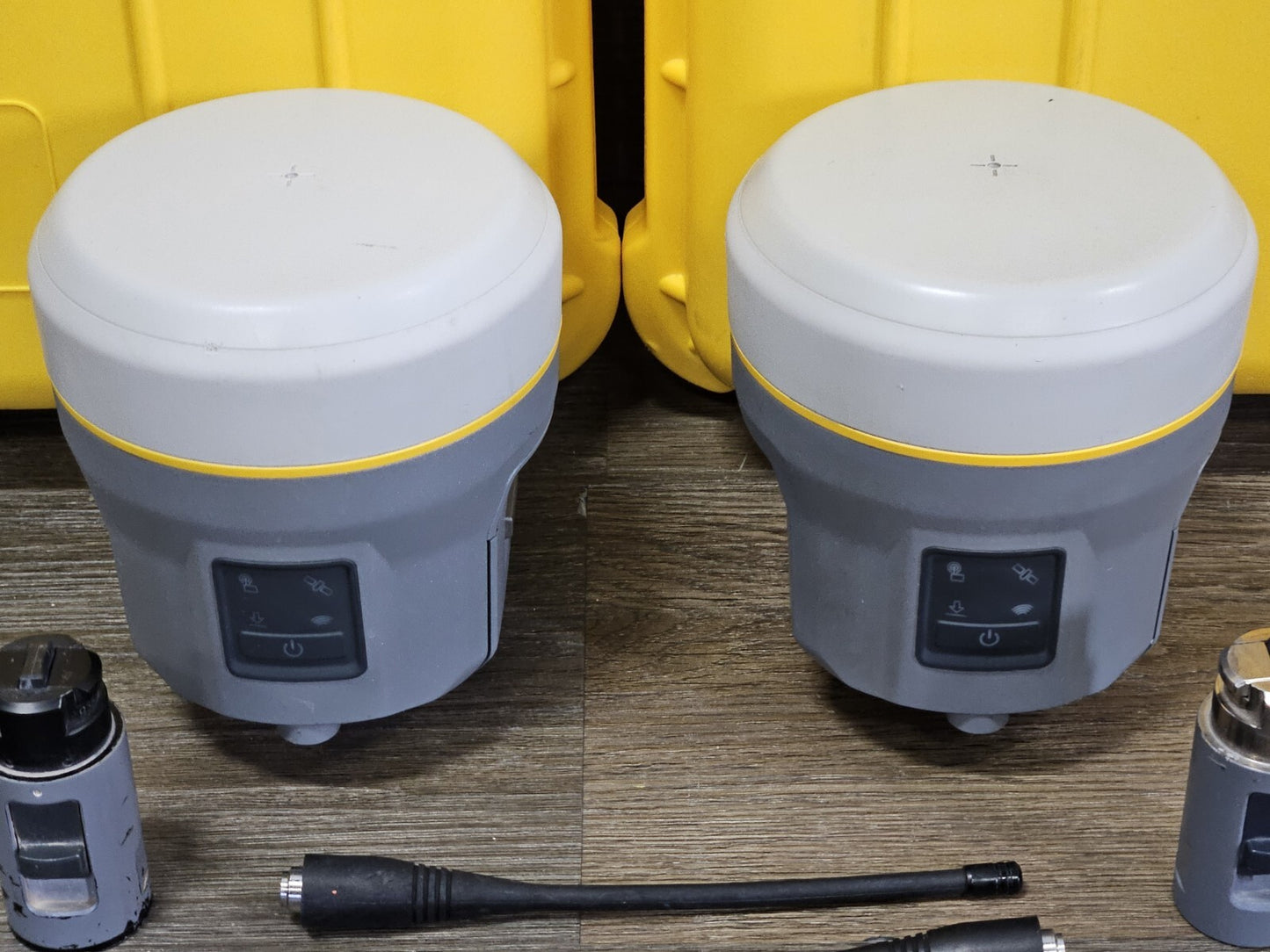 Trimble R10 Dual GPS GNSS Beidou Galileo RTK Base & Rover Setup w/ TSC7 Access