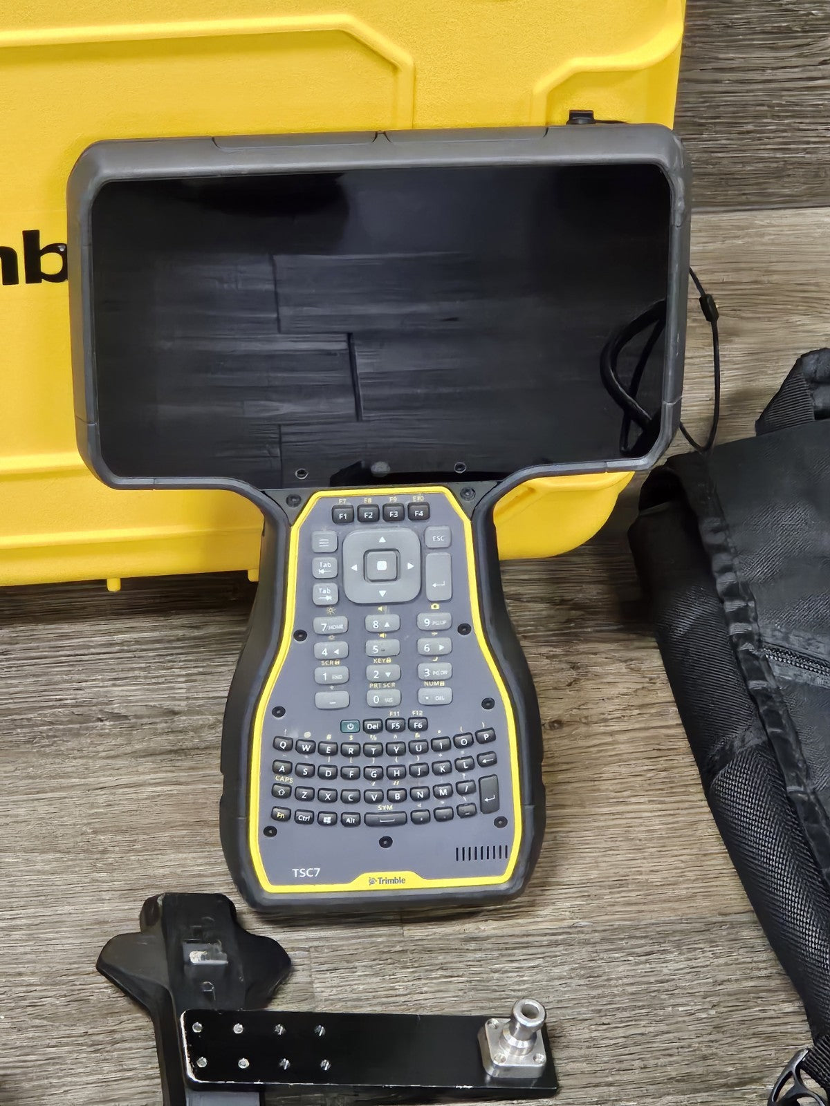 Trimble R12 GPS GNSS Beidou Galileo RTK UHF Rover Kit w/ TSC7 Access 2024