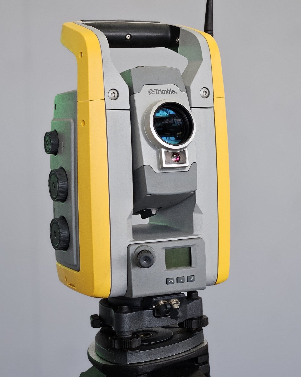 Trimble S6 3” DR Plus Robotic Survey Total Station w/ Vision - Calibrated