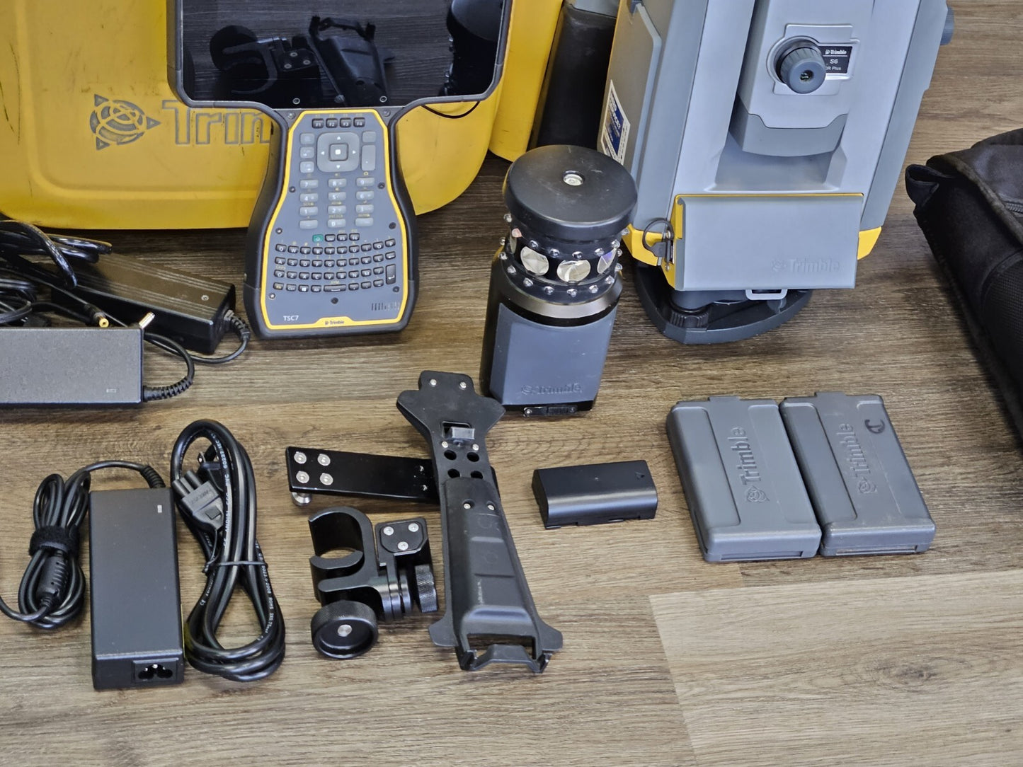 Trimble S6 3” DR+ Robotic Total Station Kit w/ TSC7 Access 2024 MT1000