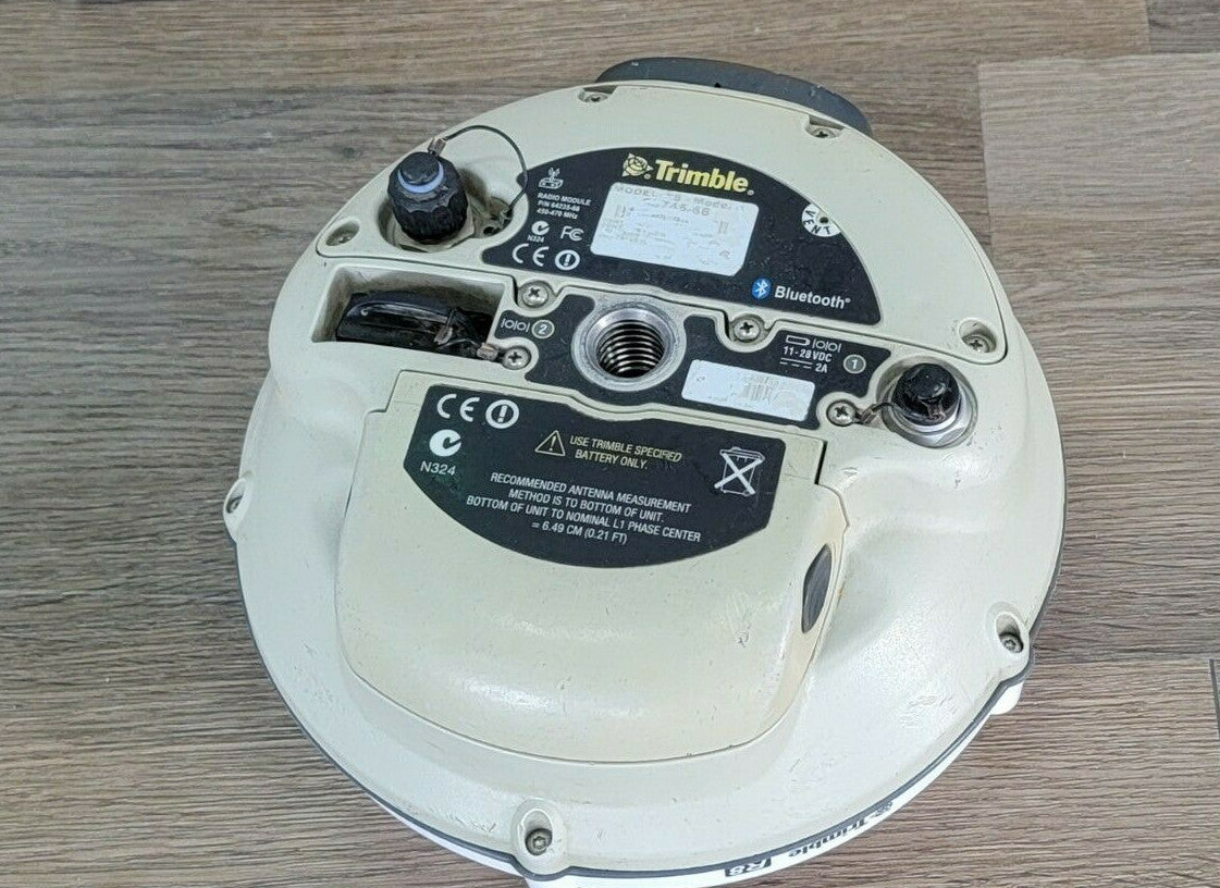 Trimble R8 Model 4 GPS GNSS BeiDou Galileo Base Rover Receiver w/ TSC3 Access