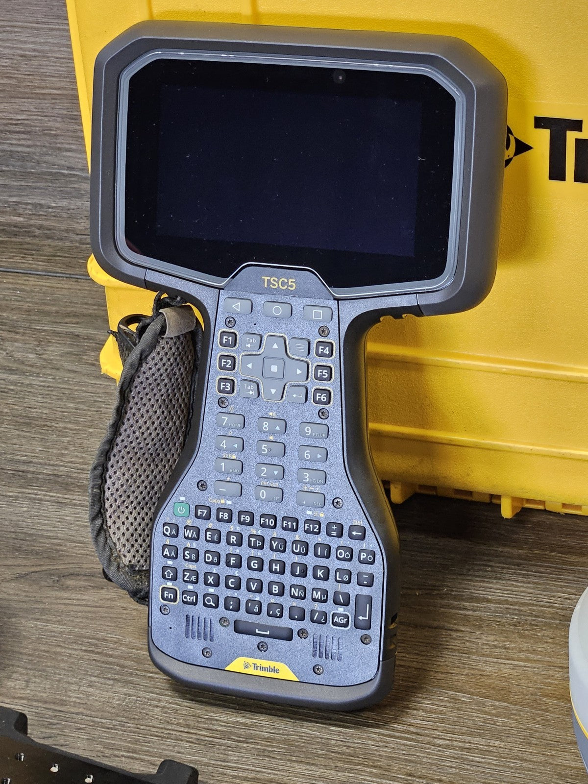 Trimble R10 GPS GNSS Beidou Galileo RTK Rover Kit w/ TSC5 Access 2025 403-470MHz