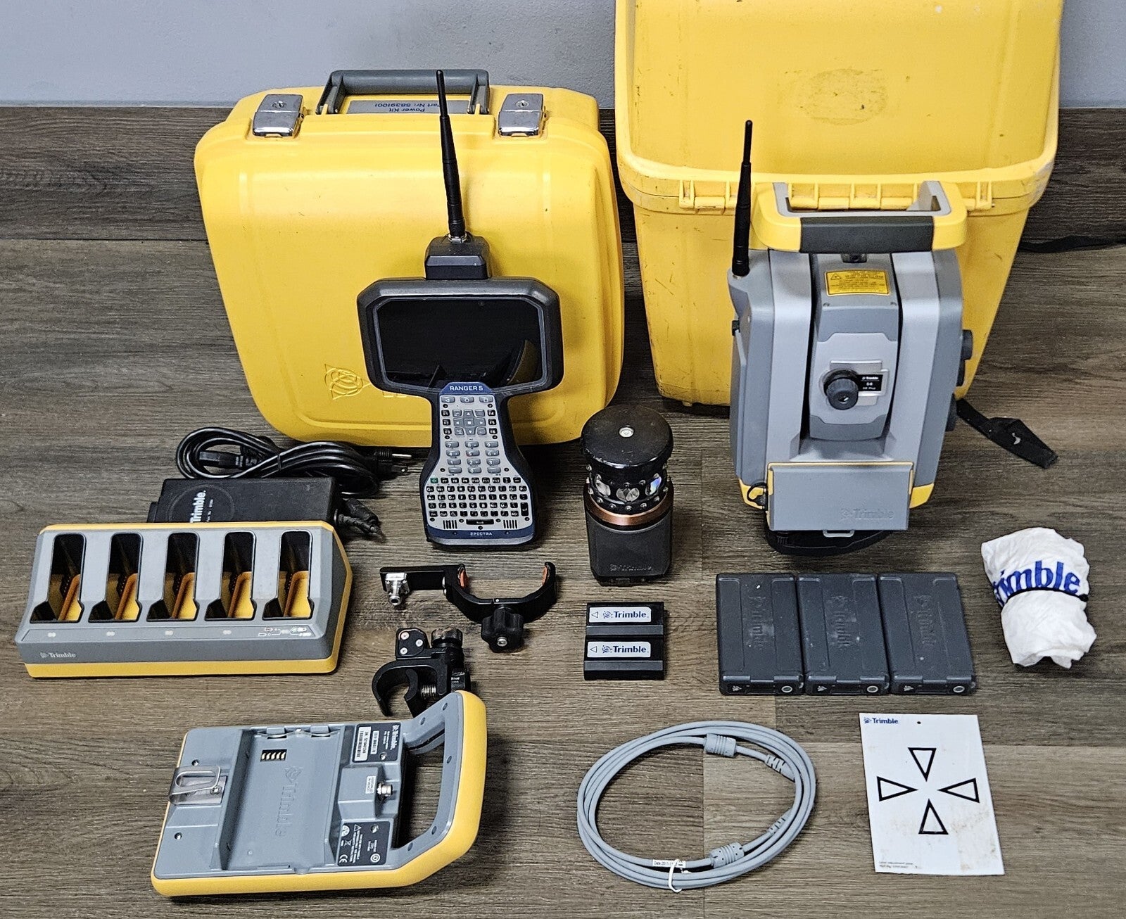 Trimble S6 3” DR+ Robotic Total Station Kit w/ Ranger 5 Access 2025 MT1000