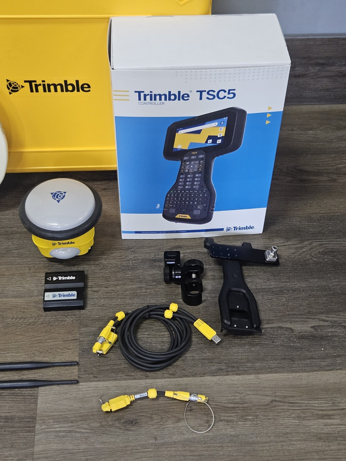 Trimble SPS855 R780 GPS GNSS GAL Bei Base Rover RTK Tilt TSC5 Siteworks 900MHz