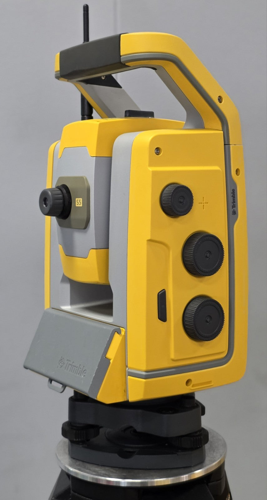 8856002