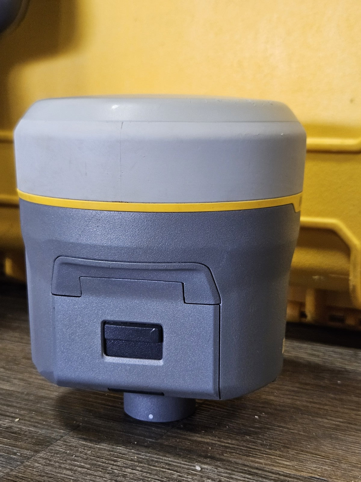 Trimble R10 GPS GNSS Beidou Galileo RTK Rover Kit w/ TSC5 Access 2025 403-470MHz