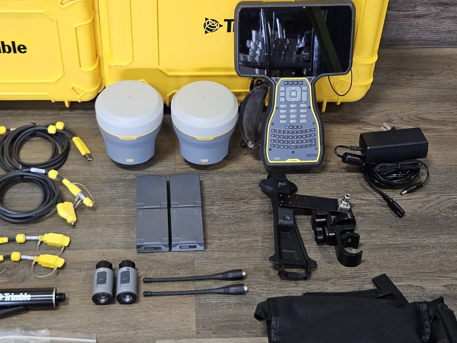 Trimble Dual R12i GPS GNSS Beidou Galileo RTK Base Rover Kit TSC7 Access 2025