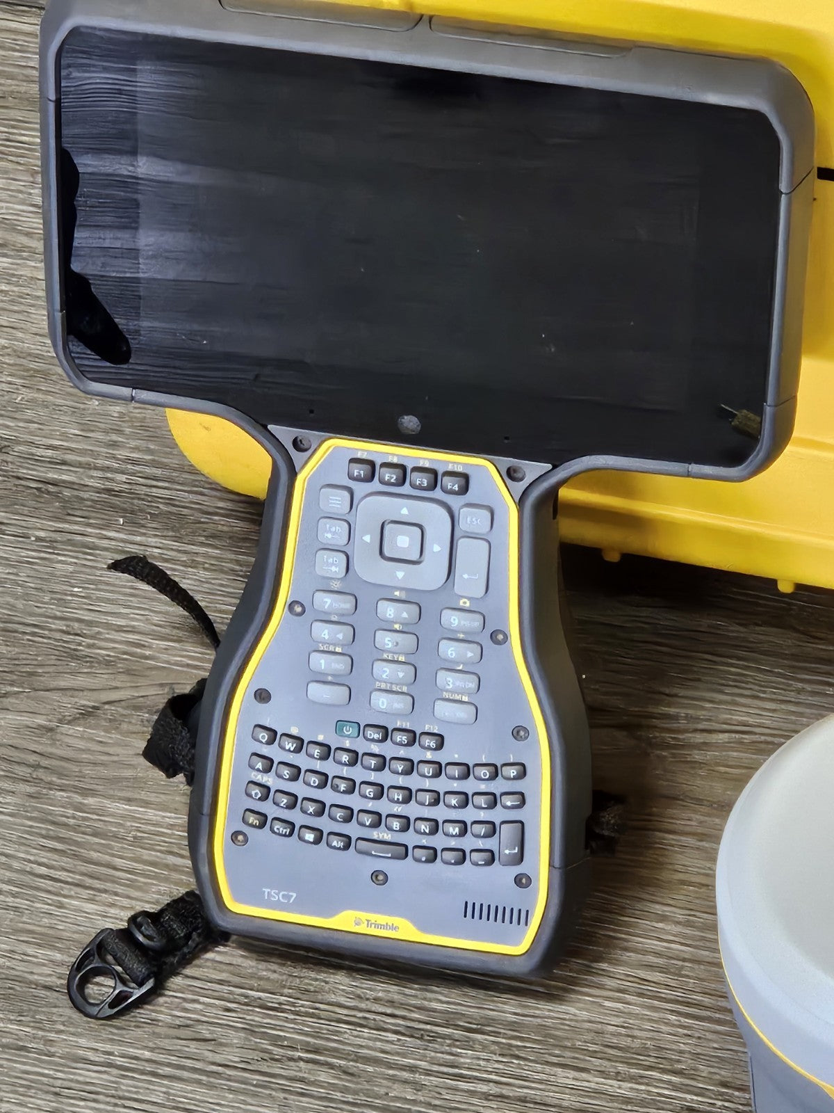 Trimble R12i GPS GNSS Beidou Galileo RTK UHF Rover Kit w/ TSC7 Access 2025