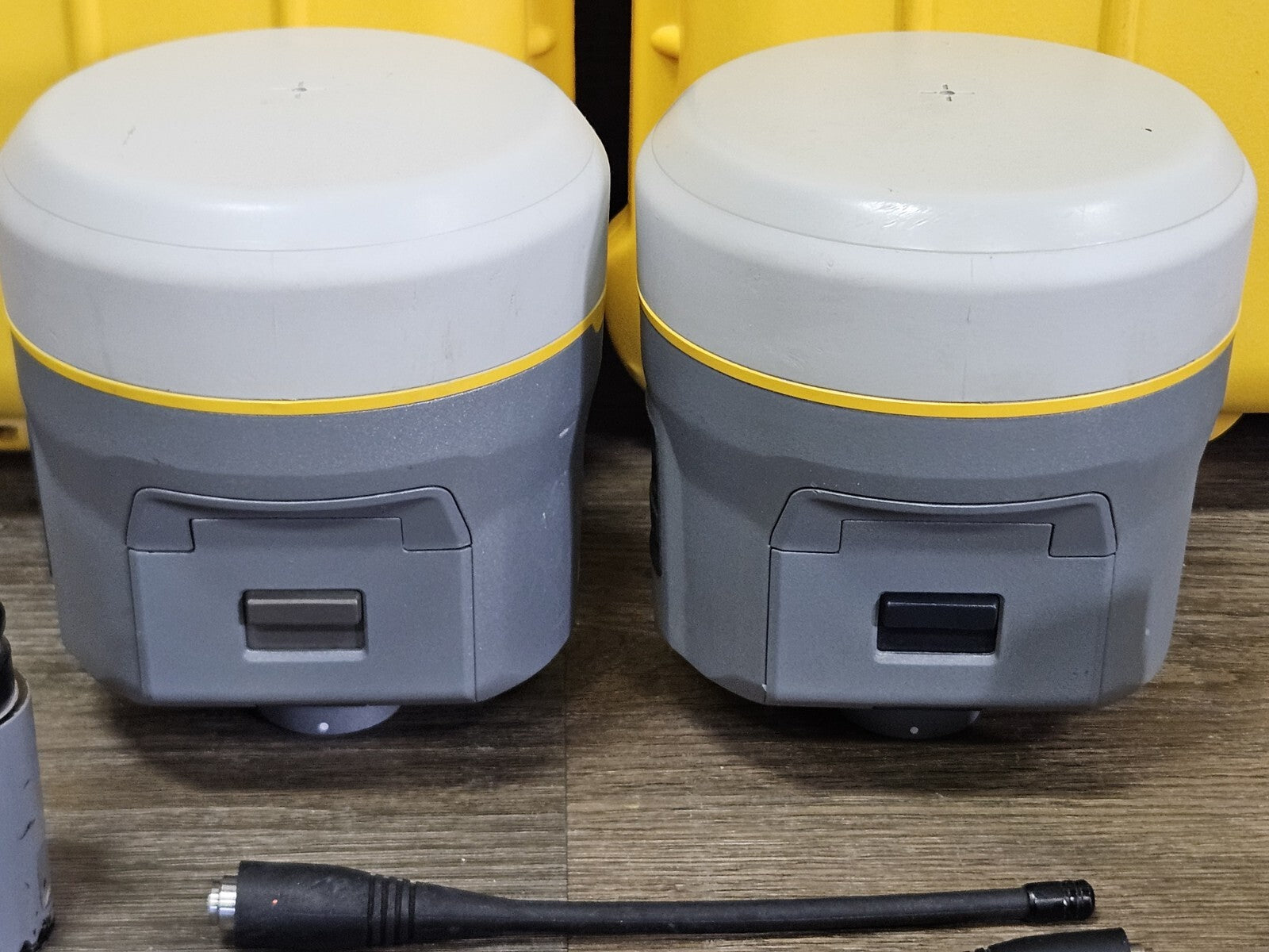 Trimble R10 Dual GPS GNSS Beidou Galileo RTK Base & Rover Setup w/ TSC7 Access