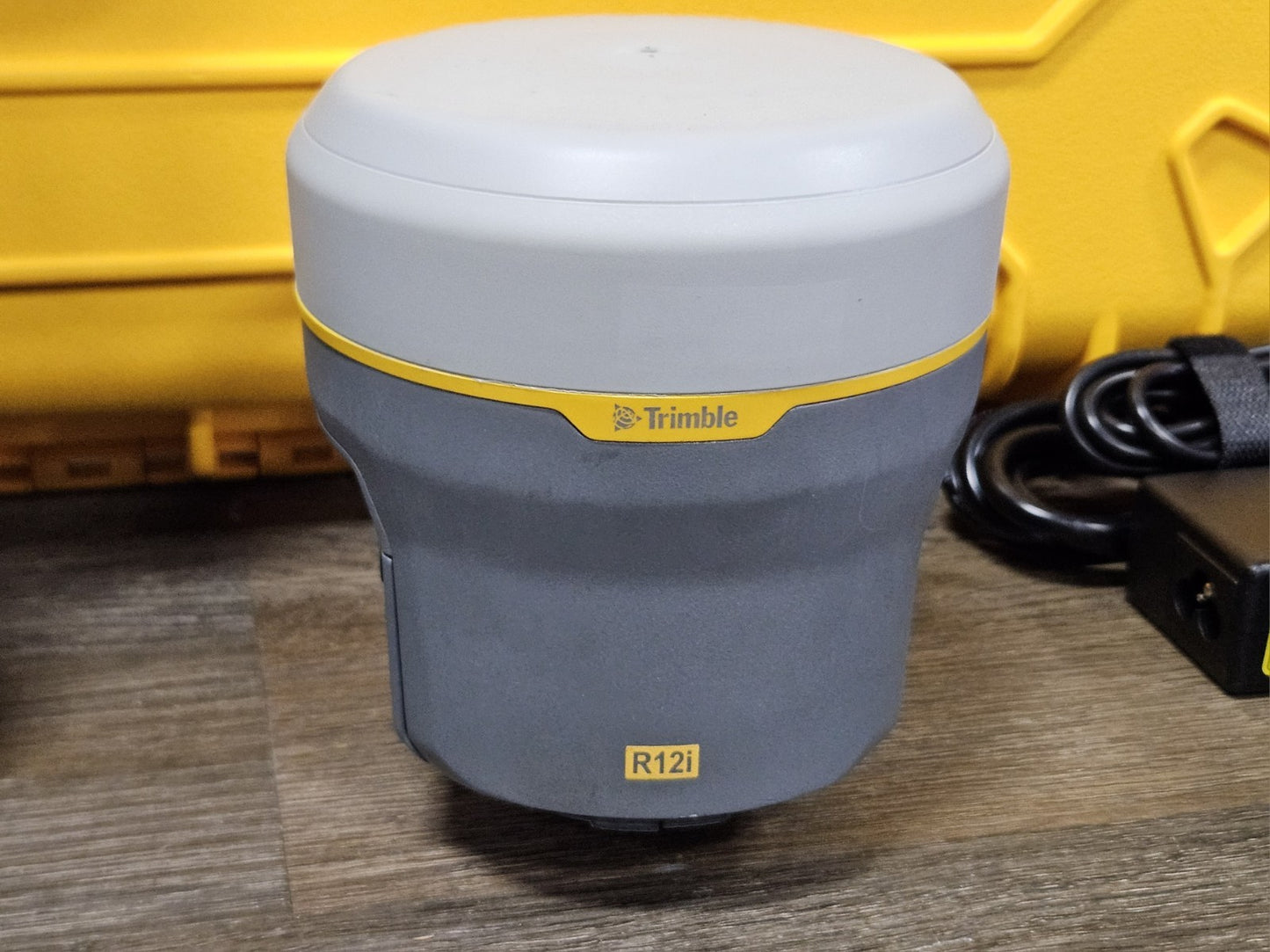 Trimble R12i GPS GNSS Beidou Galileo RTK UHF Rover Kit w/ TSC5 Access 2025