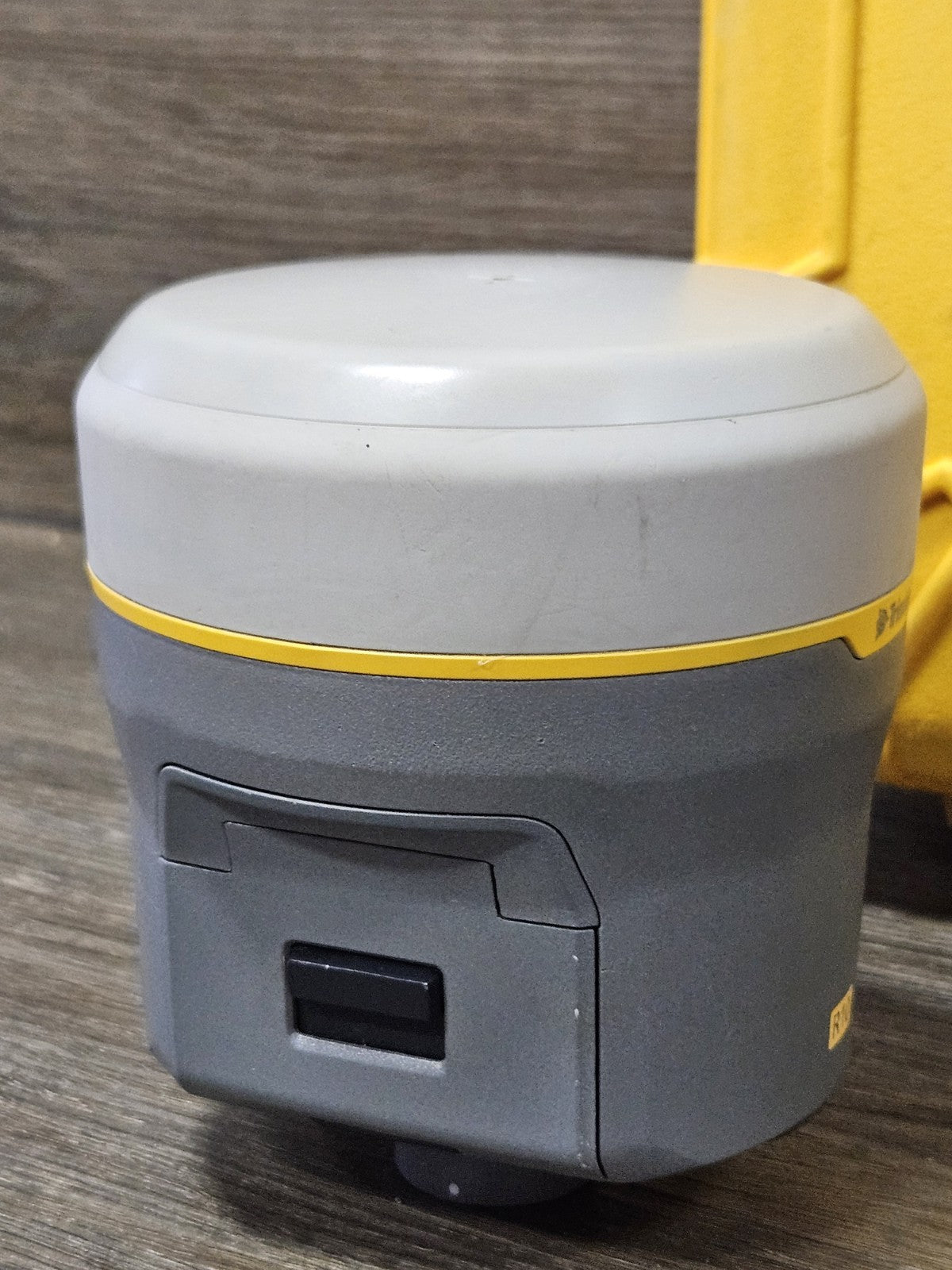 Trimble R10 GPS Glonass Beidou Galileo RTK Base or Rover Receiver 403-470MHz UHF