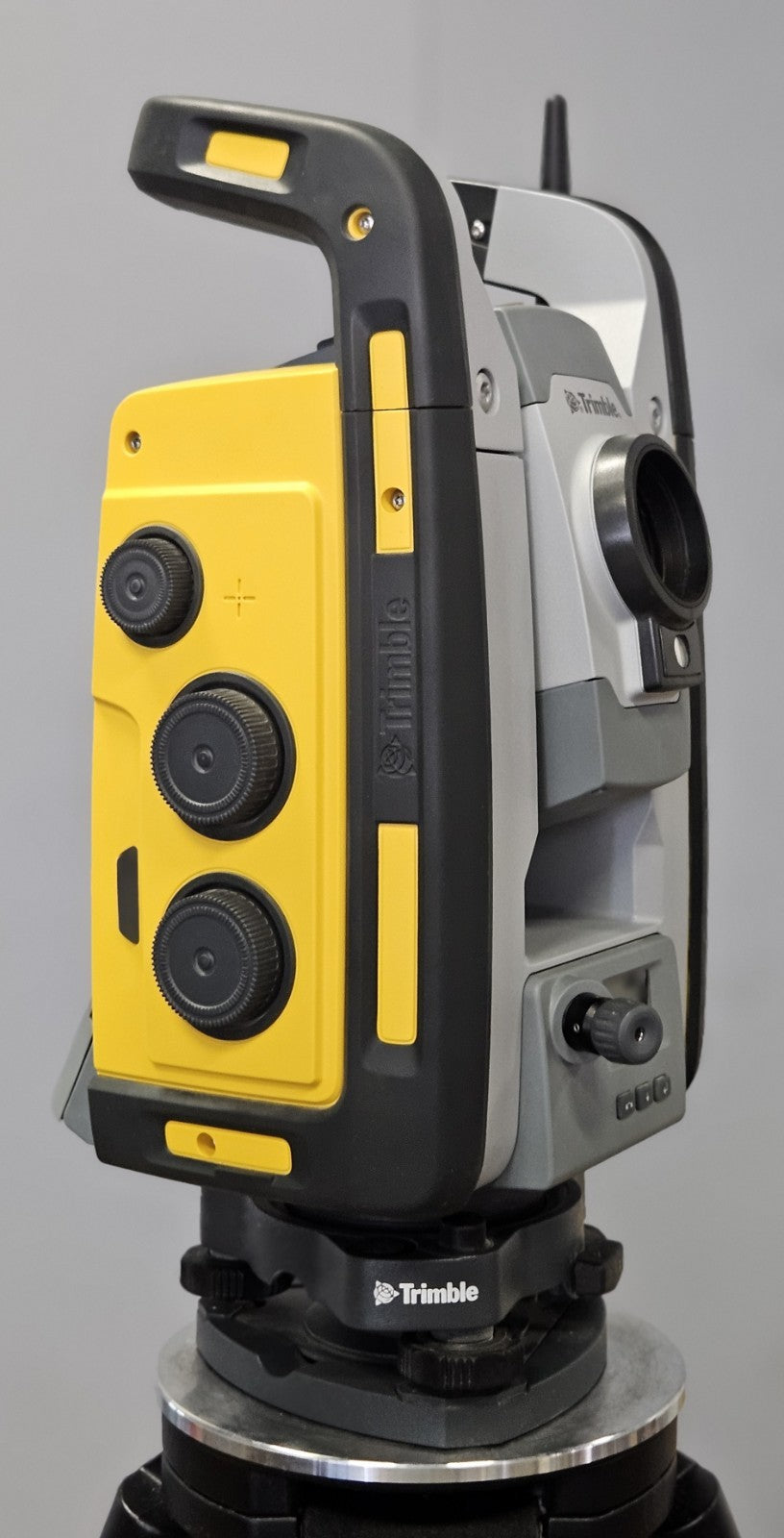 Trimble RTS573 3” DR+ Robotic Total Station Kit w/ T10 Tablet FieldLink MT1000