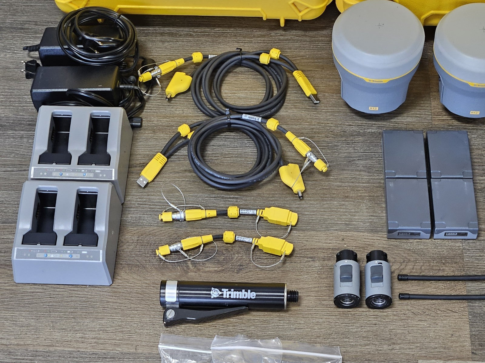 Trimble Dual R12i GPS GNSS Beidou Galileo RTK Base Rover Kit TSC7 Access 2025