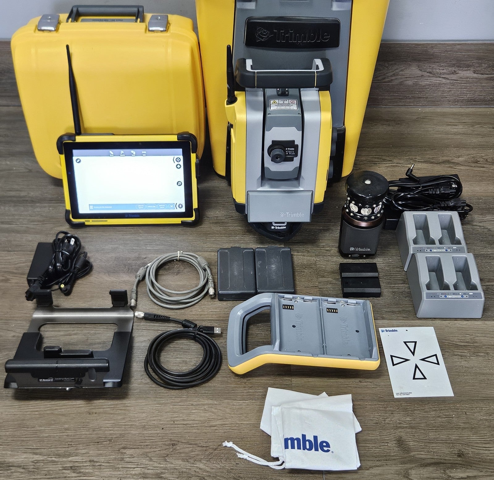 Trimble RTS573 3” DR+ Robotic Total Station Kit w/ T10 Tablet FieldLink MT1000