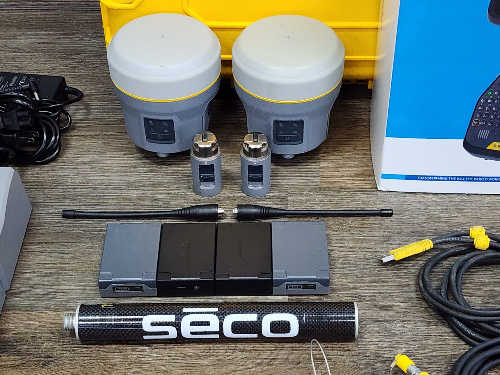 Trimble R10 Dual GPS GNSS Beidou Galileo RTK Base & Rover Setup w/ TSC5 Access