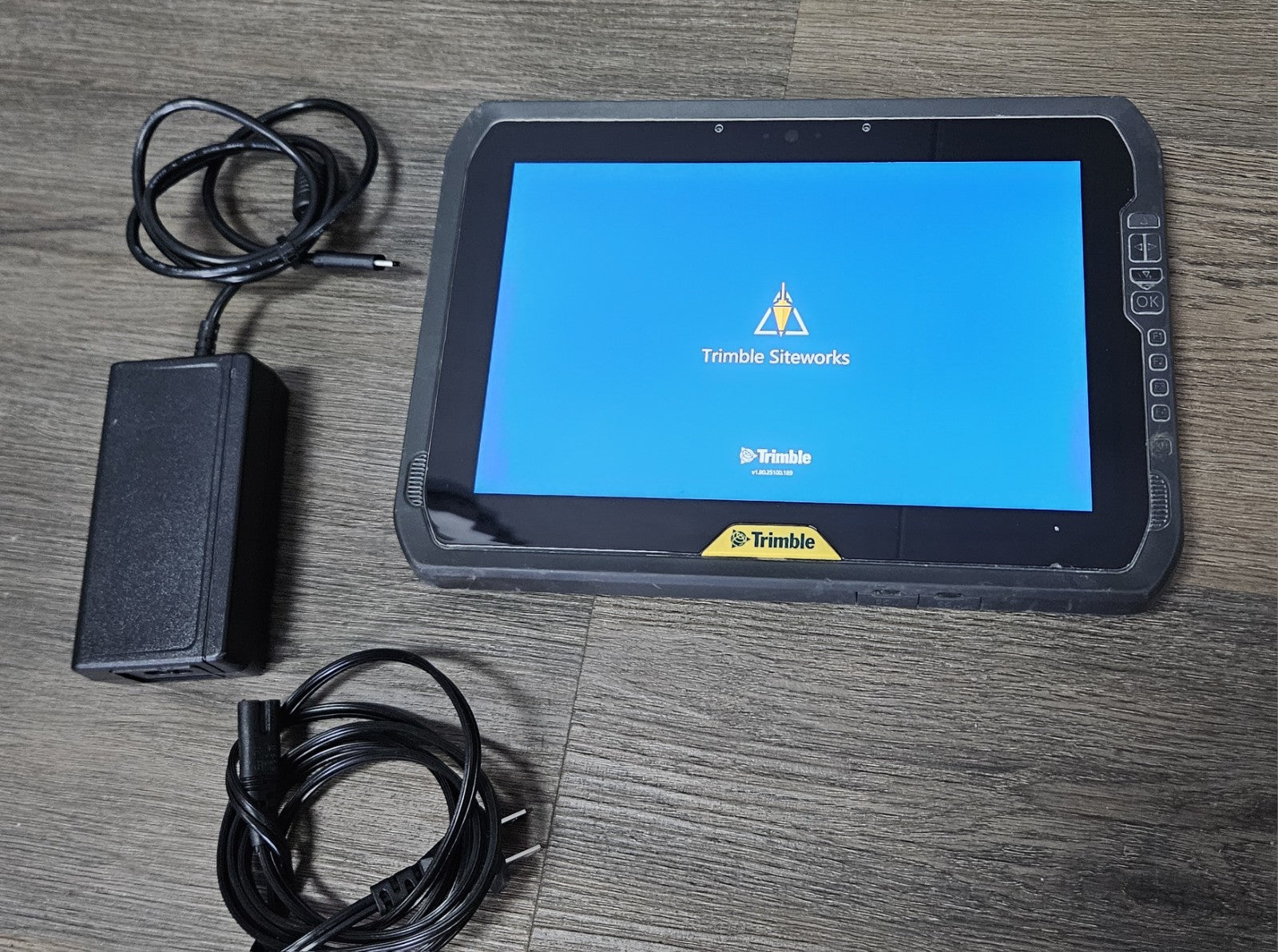 Trimble T100 GNSS TS Data Collector Tablet w/ Siteworks 1.80 SPS Construction