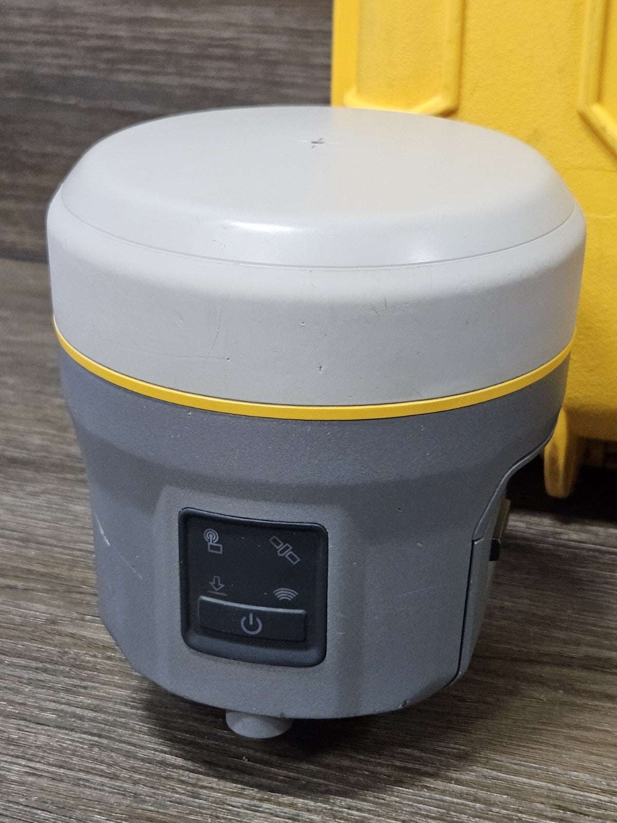 Trimble R10 GPS Glonass Beidou Galileo RTK Base or Rover Receiver 403-470MHz UHF