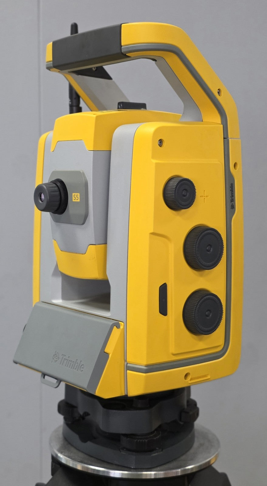 8712683