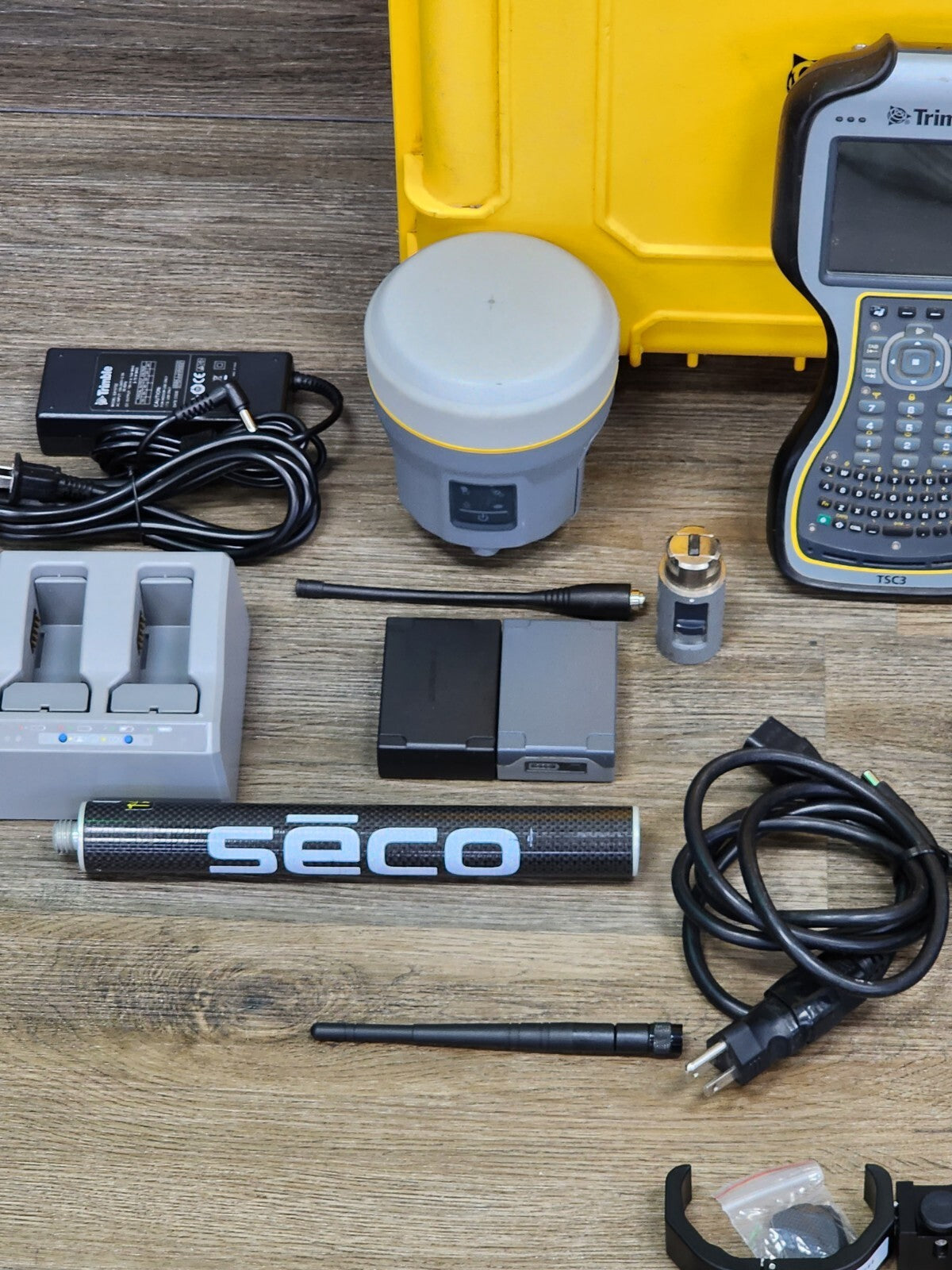 Trimble R10 Dual GPS GNSS Beidou Galileo RTK Base & Rover Setup w/ TSC3 Access