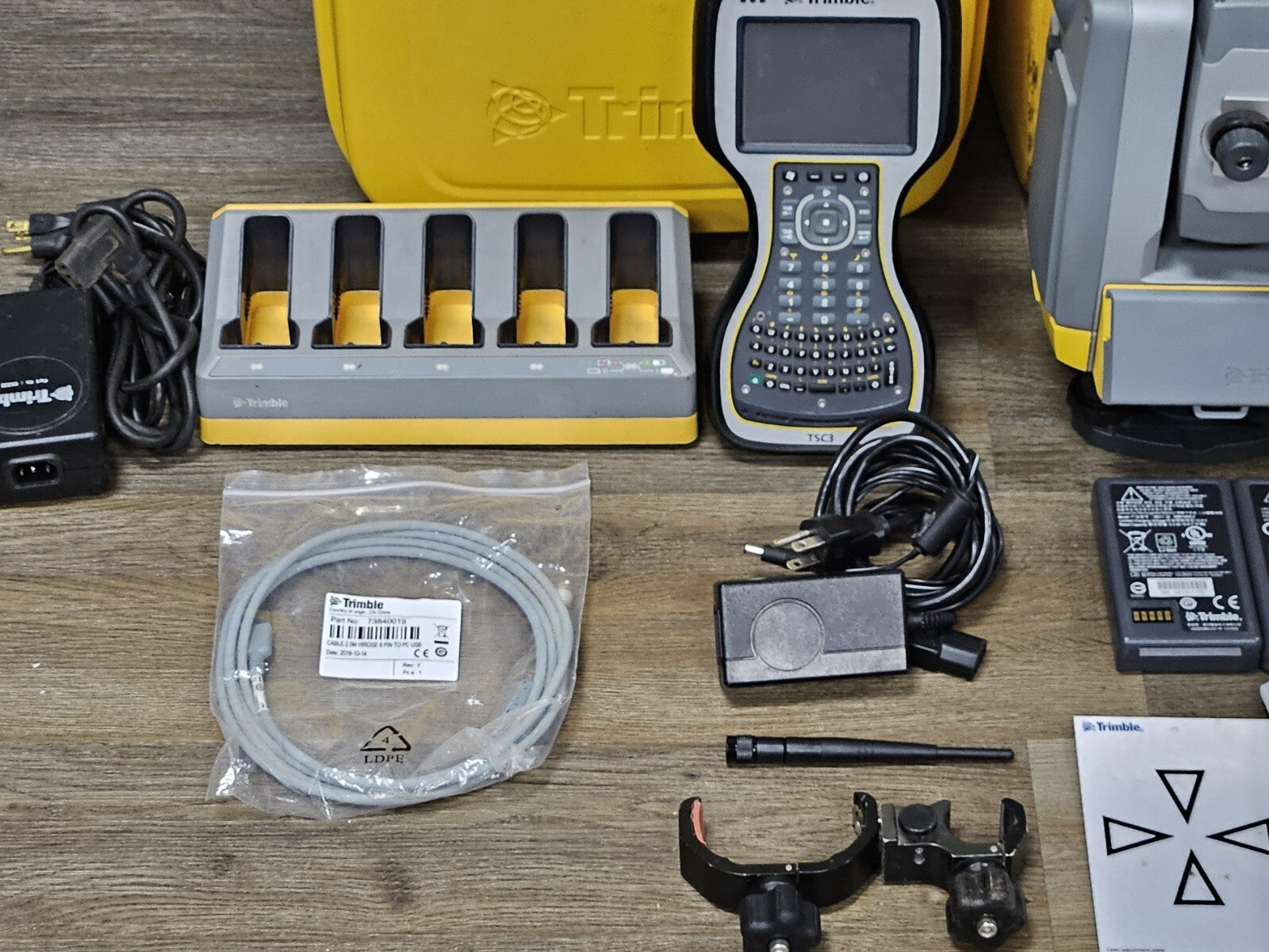 Trimble S6 3” DR300+ Robotic Total Station Kit w/ TSC3 Access 2017.24 MT1000
