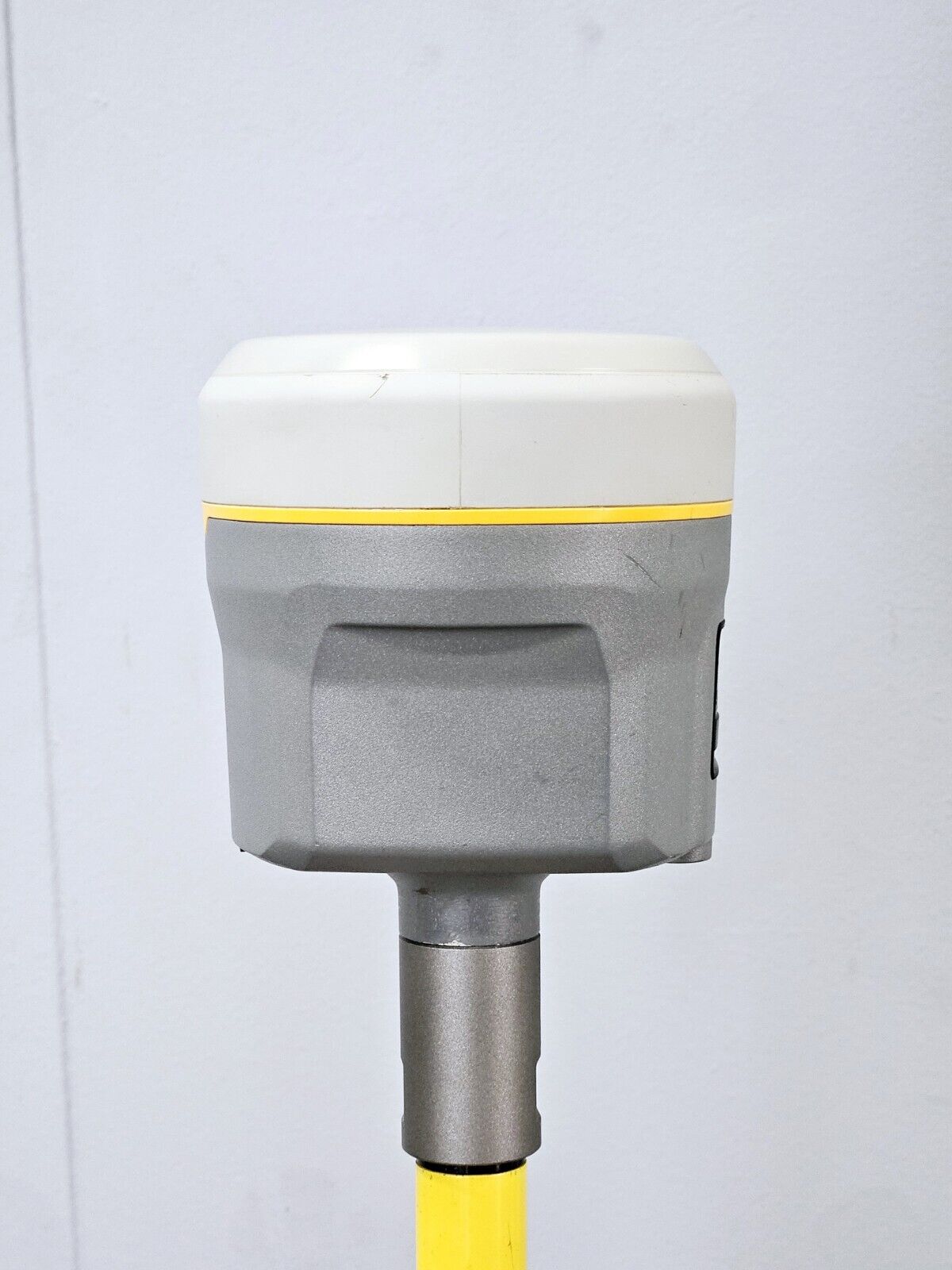 Trimble R10 GPS Glonass Beidou Galileo RTK Base/Rover Receiver 403-470MHz UHF
